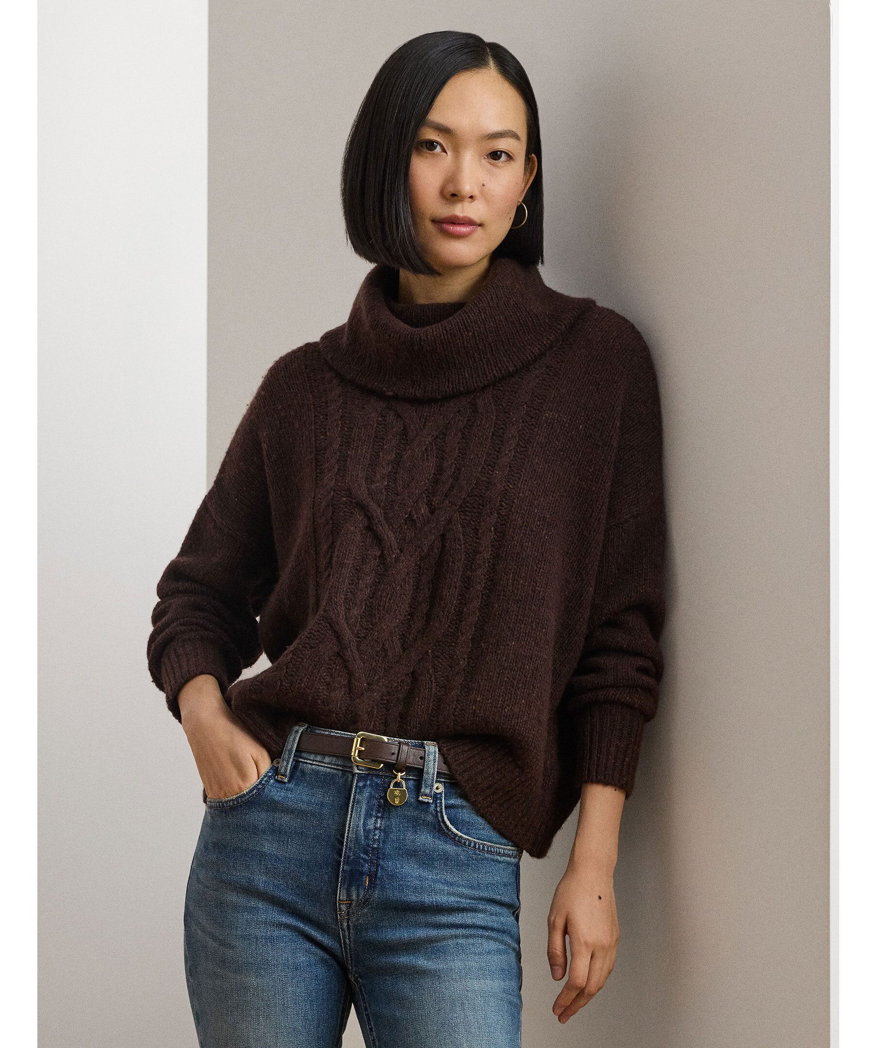 Caisyn T-neck Knit